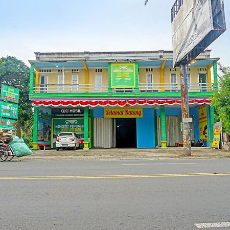 Oyo 91825 Ayu Lestari Homestay Nganjuk Eksteriør billede