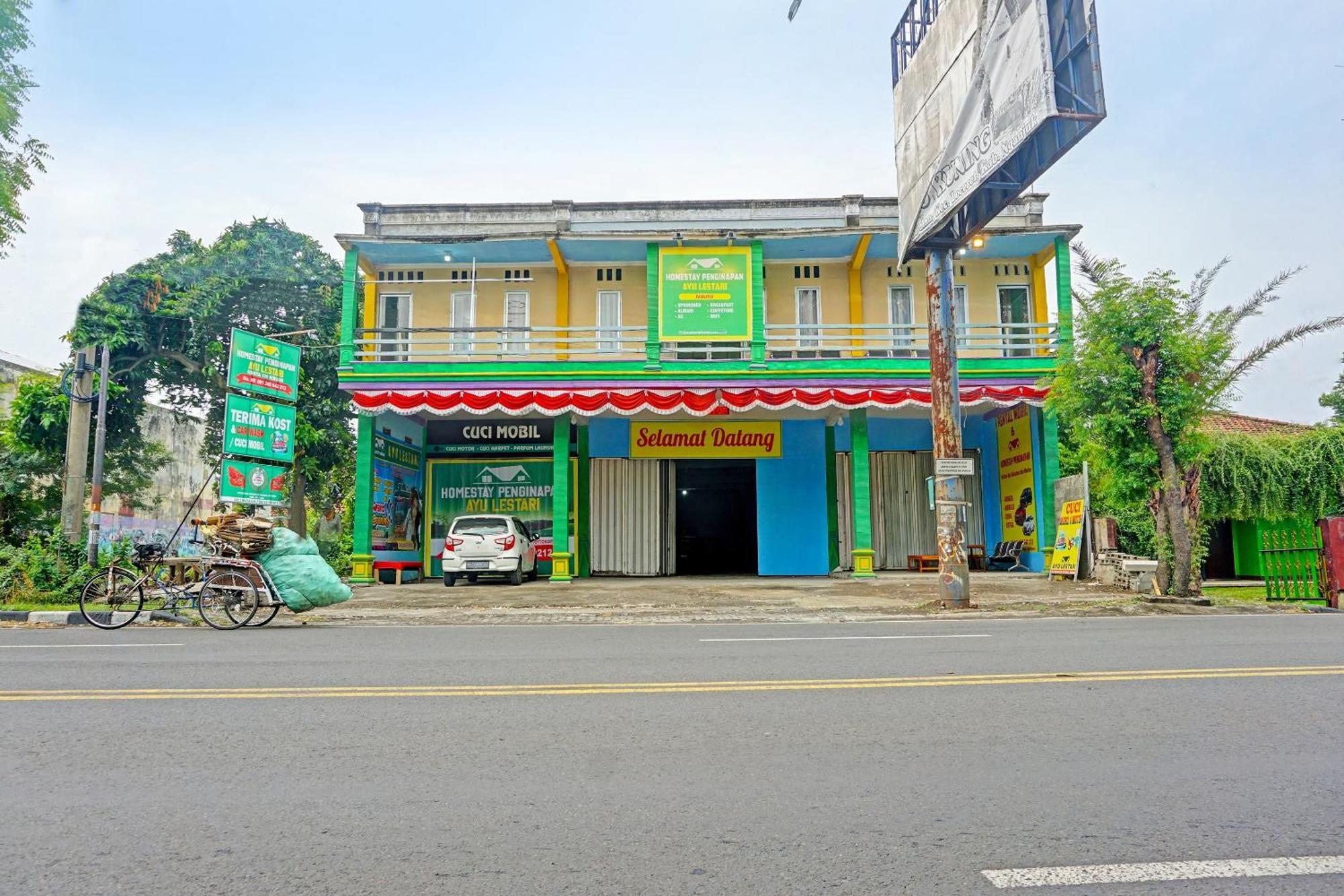 Oyo 91825 Ayu Lestari Homestay Nganjuk Eksteriør billede