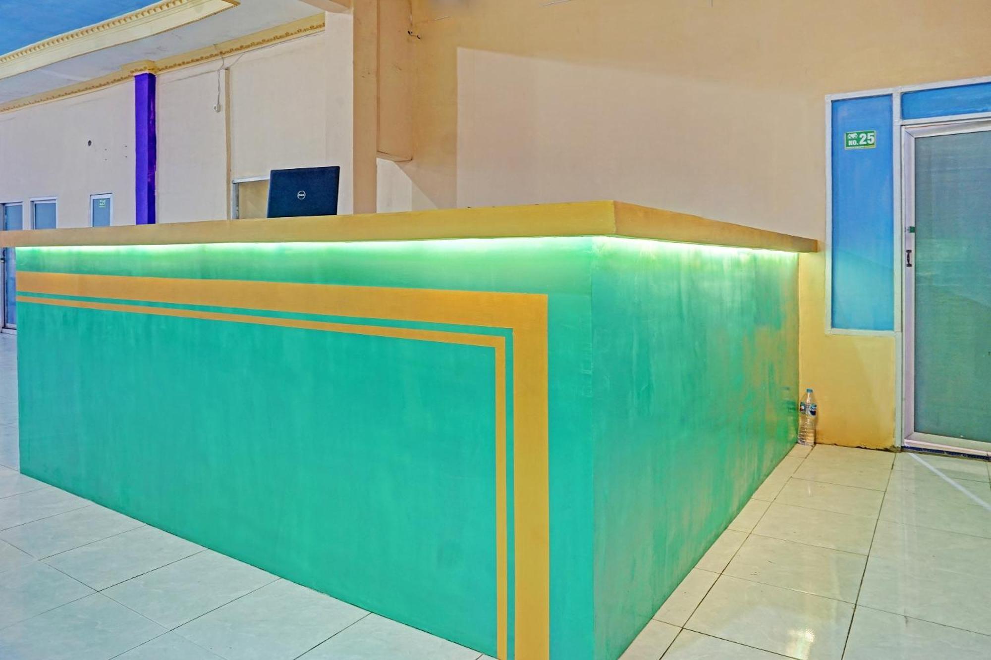 Oyo 91825 Ayu Lestari Homestay Nganjuk Eksteriør billede